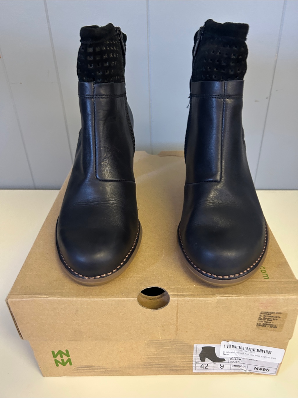 El Naturalista Black Leather Ankle Booties With Textured Cuff